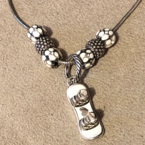 🎄🆕 Brighton Snowboard charm Silver boots on white board w mini-heart Gift ready - Picture 4 of 7